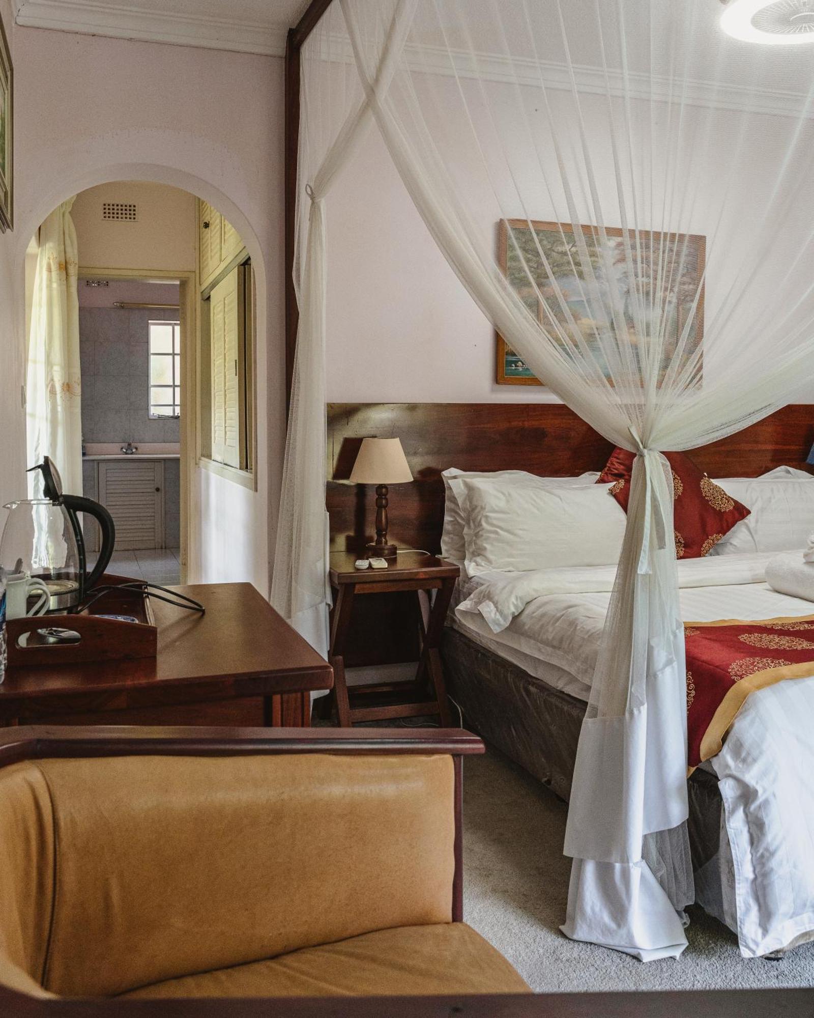 Jacaranda Lodge วิกตอเรียฟอลส์ ภายนอก รูปภาพ