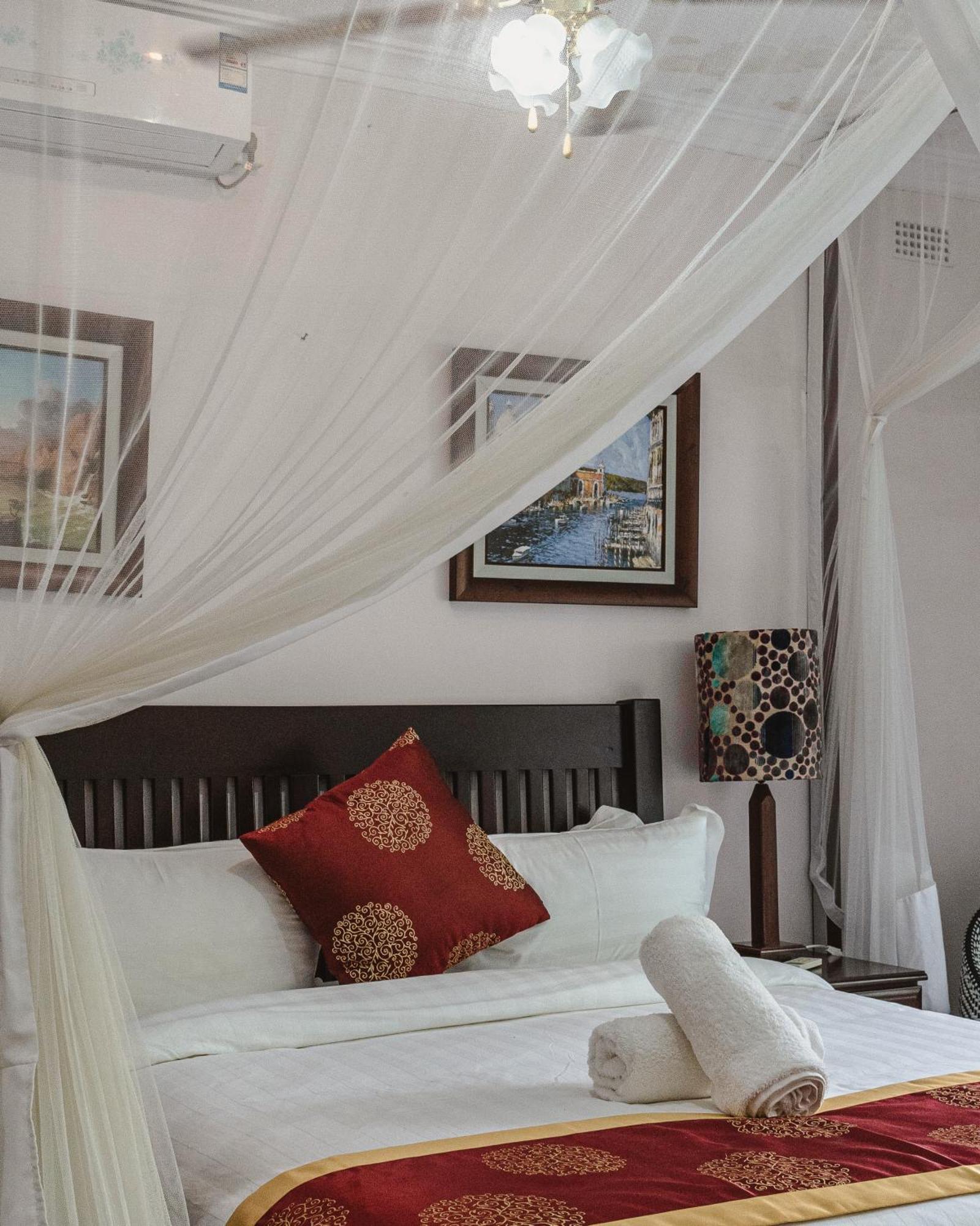 Jacaranda Lodge วิกตอเรียฟอลส์ ภายนอก รูปภาพ